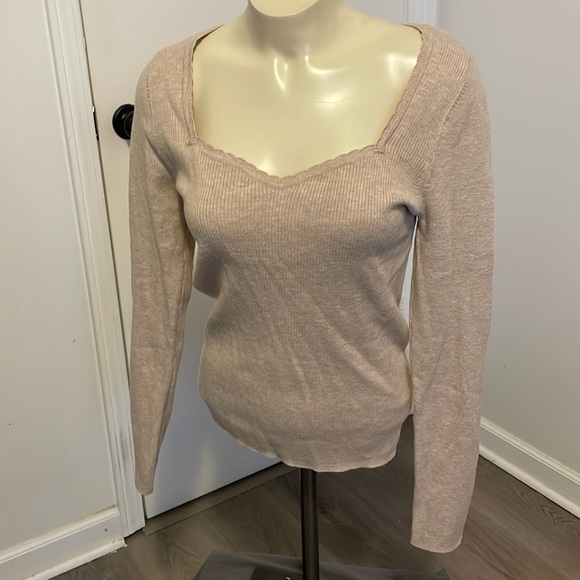 NWT Old Navy Sweetheart Fit Oatmeal Sweater Large - Picture 1 of 7